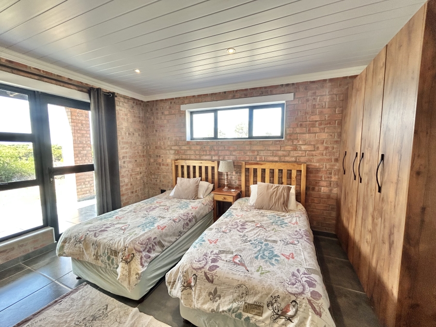 3 Bedroom Property for Sale in Paradise Beach Eastern Cape